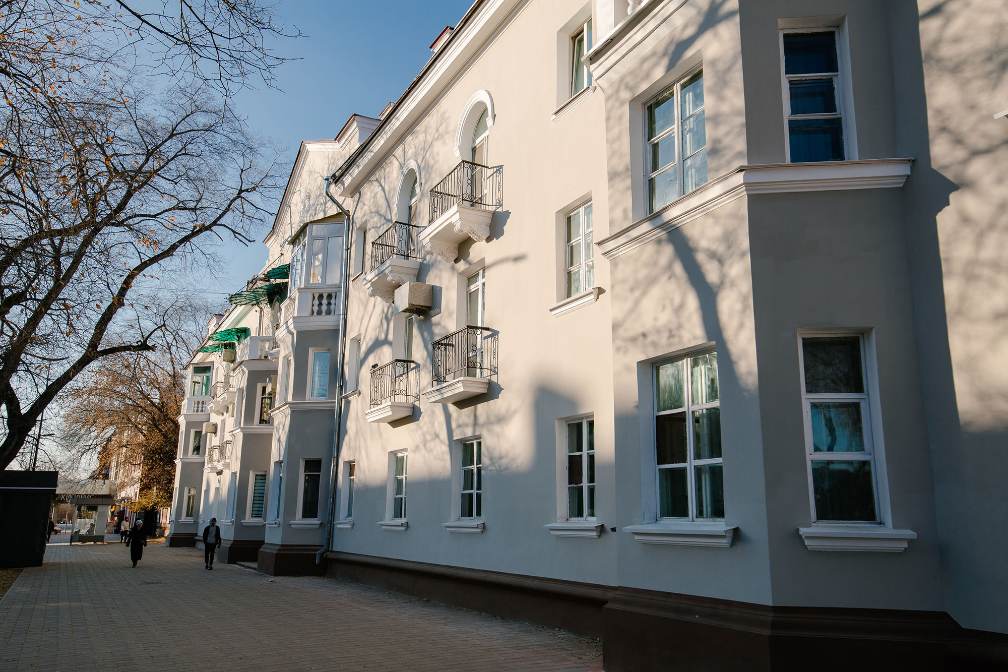 Новый фасад здания по адресу Ленина, 153 в Благовещенске 
