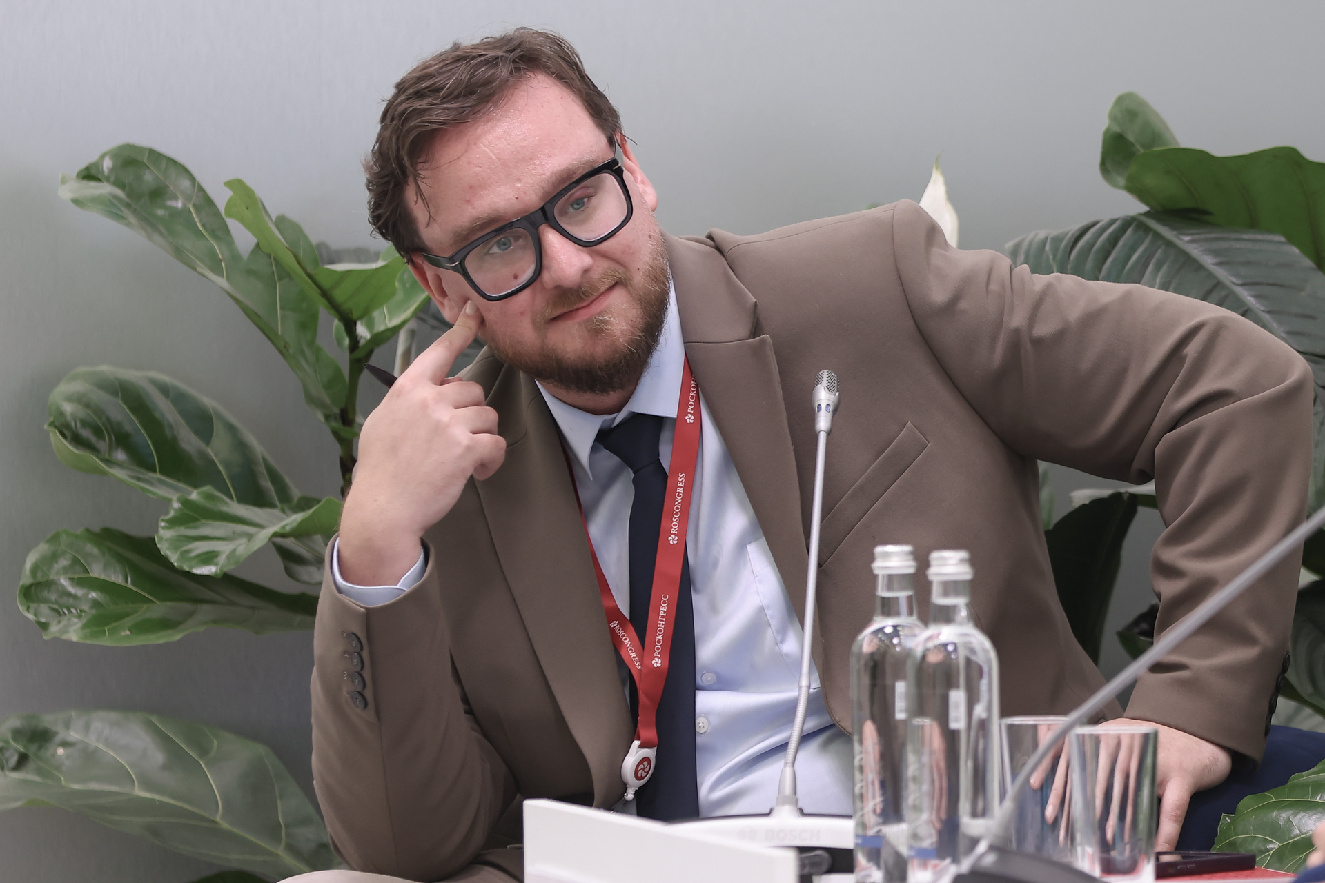 Петр Стрелец принял участие в сессиях X Восточного экономического форума